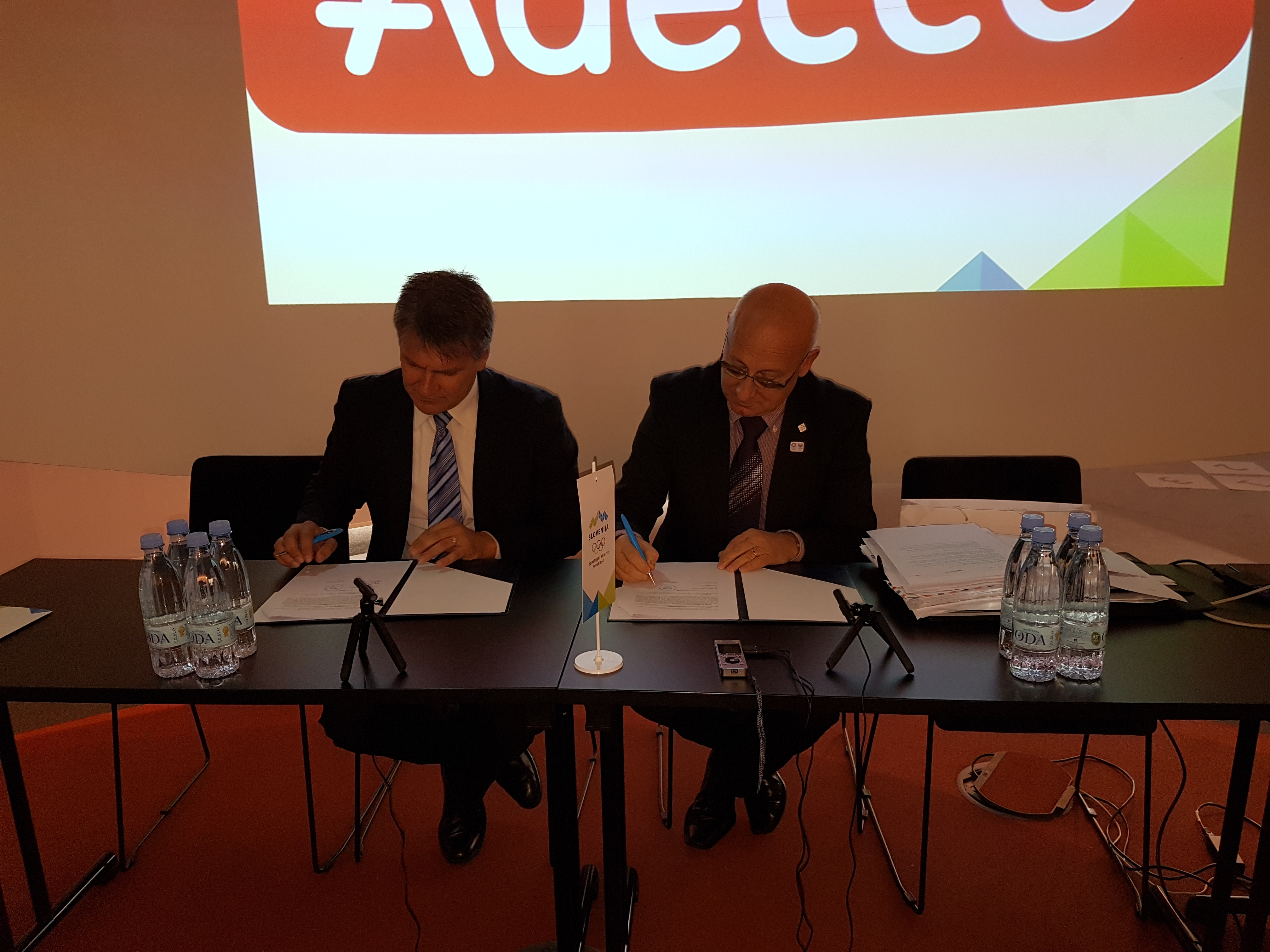 OKS podaljšal partnersko pogodbo s podjetjem Adecco d.o.o.