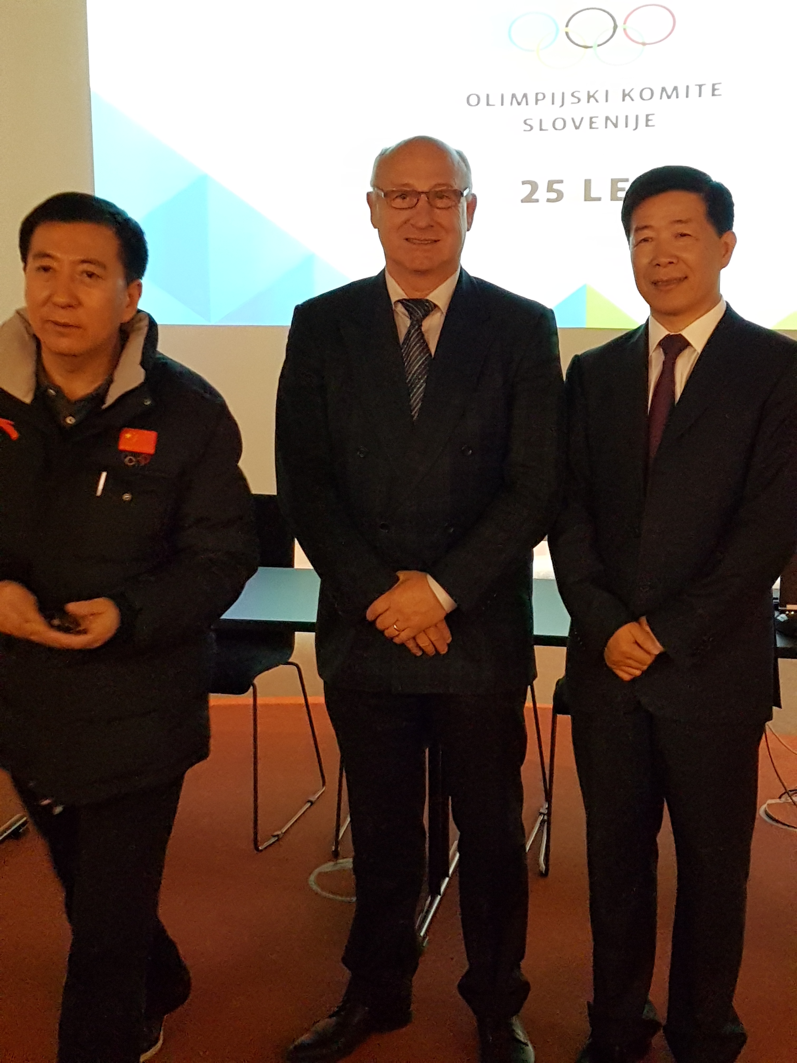 Kitajska delegacija na obisku na OKS