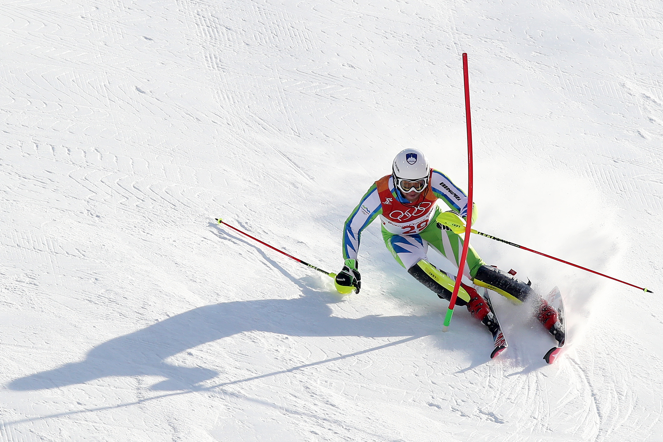 Po moškem smuku in ženskem veleslalomu veter odpihnil tudi ženski slalomin biatlon 