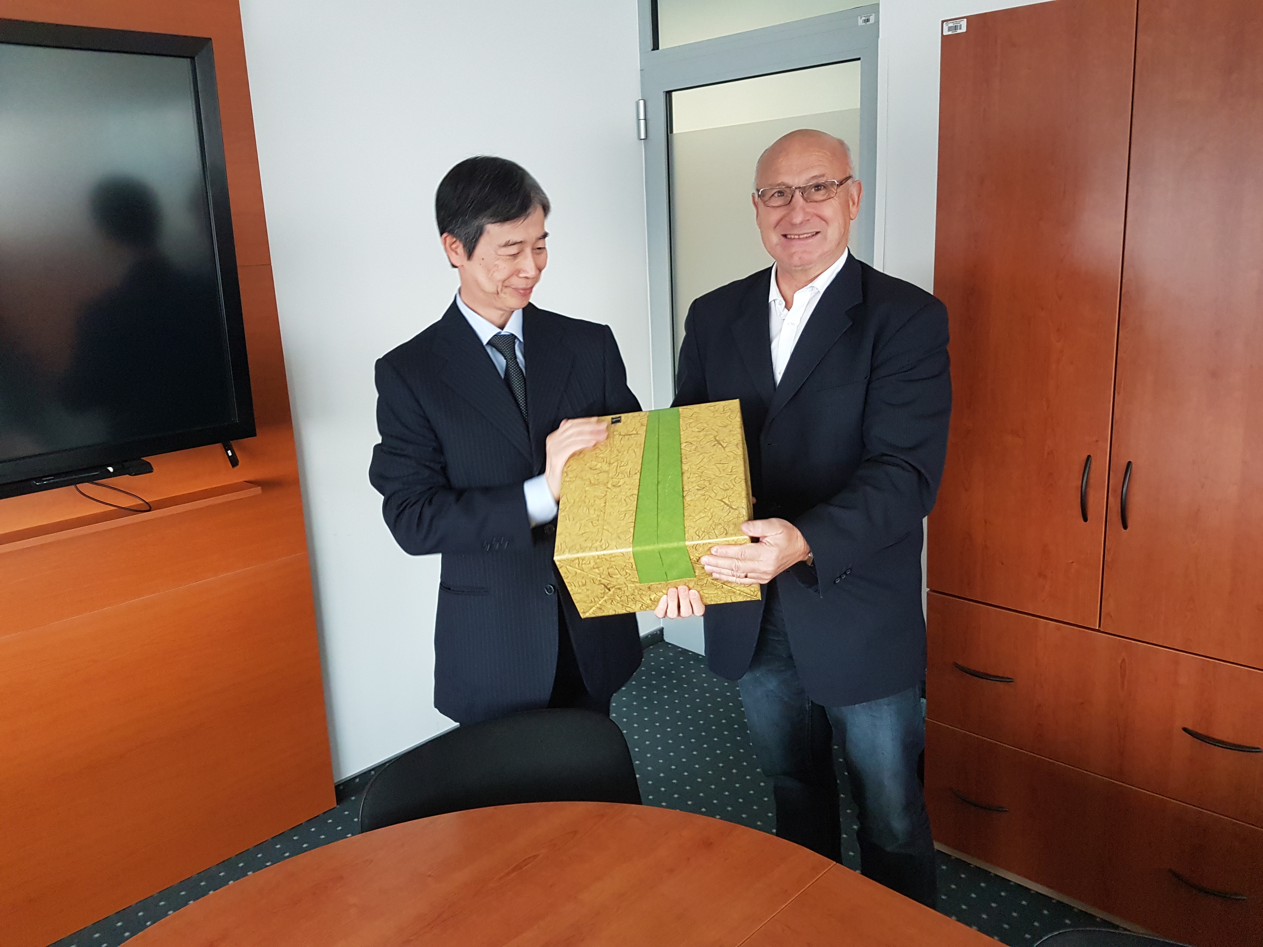 Japonski veleposlanik na obisku na Olimpijskem komiteju Slovenije